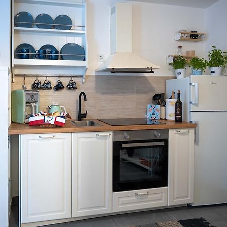 PUY Apartment Montona מראה חיצוני תמונה