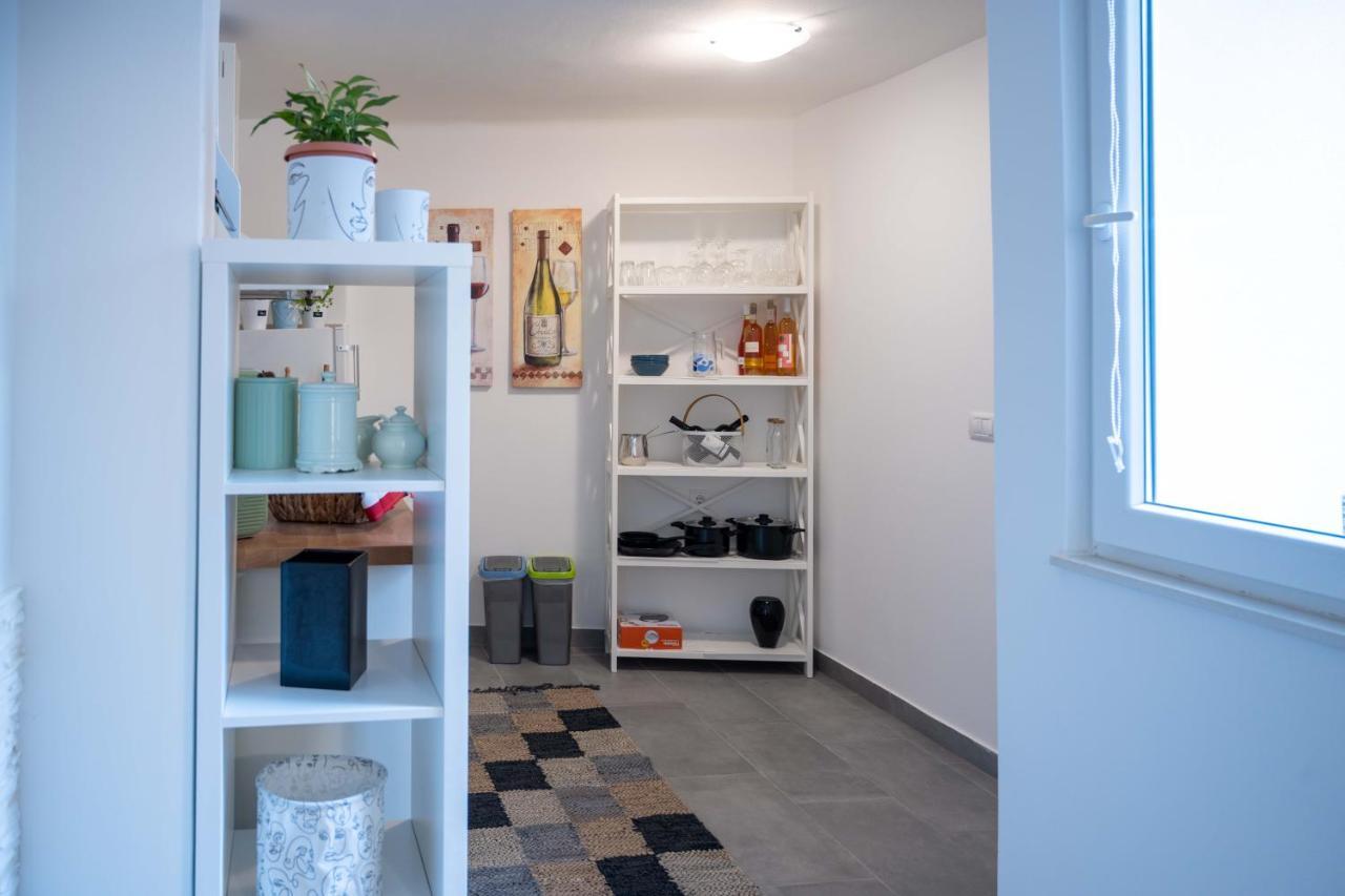 PUY Apartment Montona מראה חיצוני תמונה