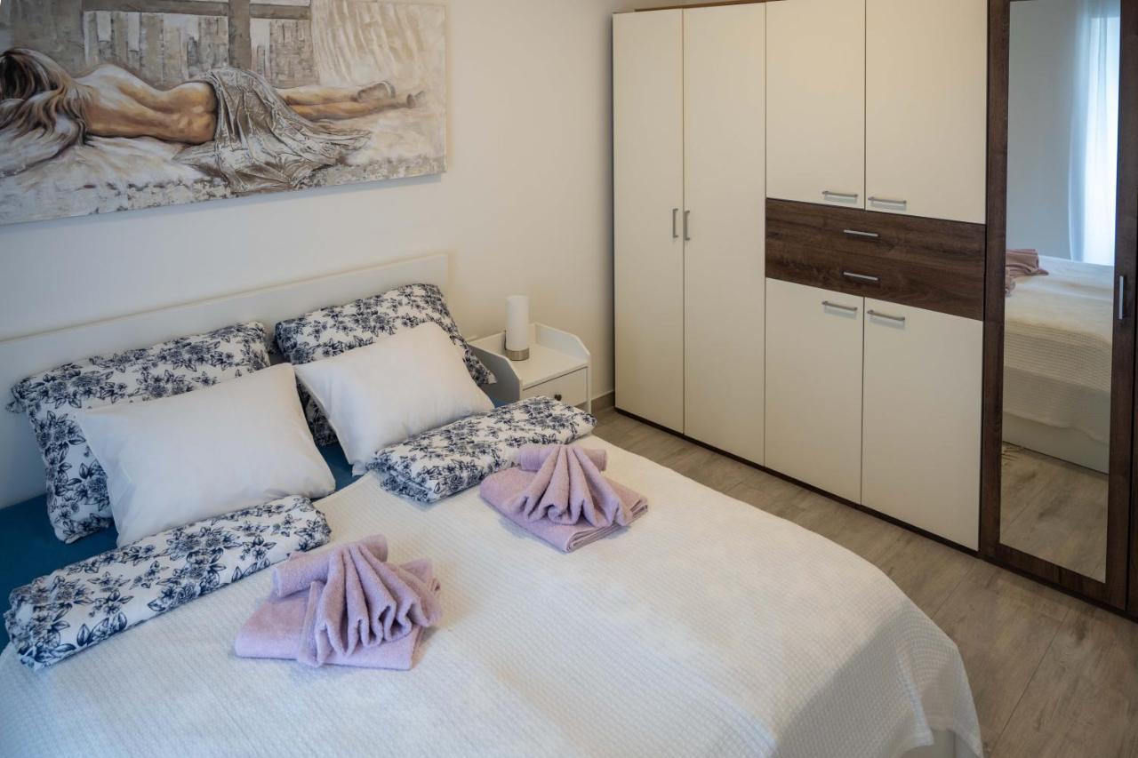 PUY Apartment Montona מראה חיצוני תמונה