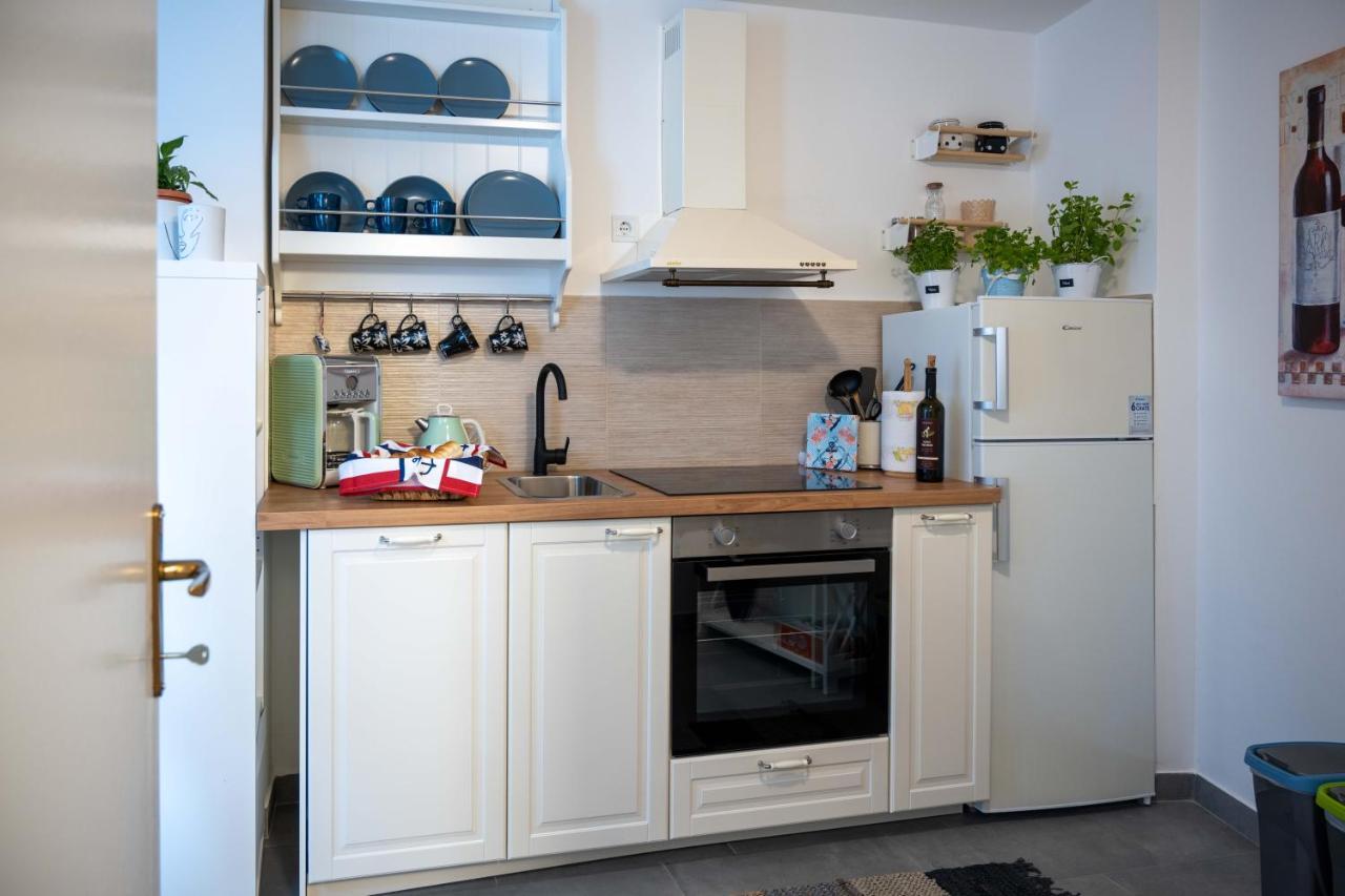 PUY Apartment Montona מראה חיצוני תמונה